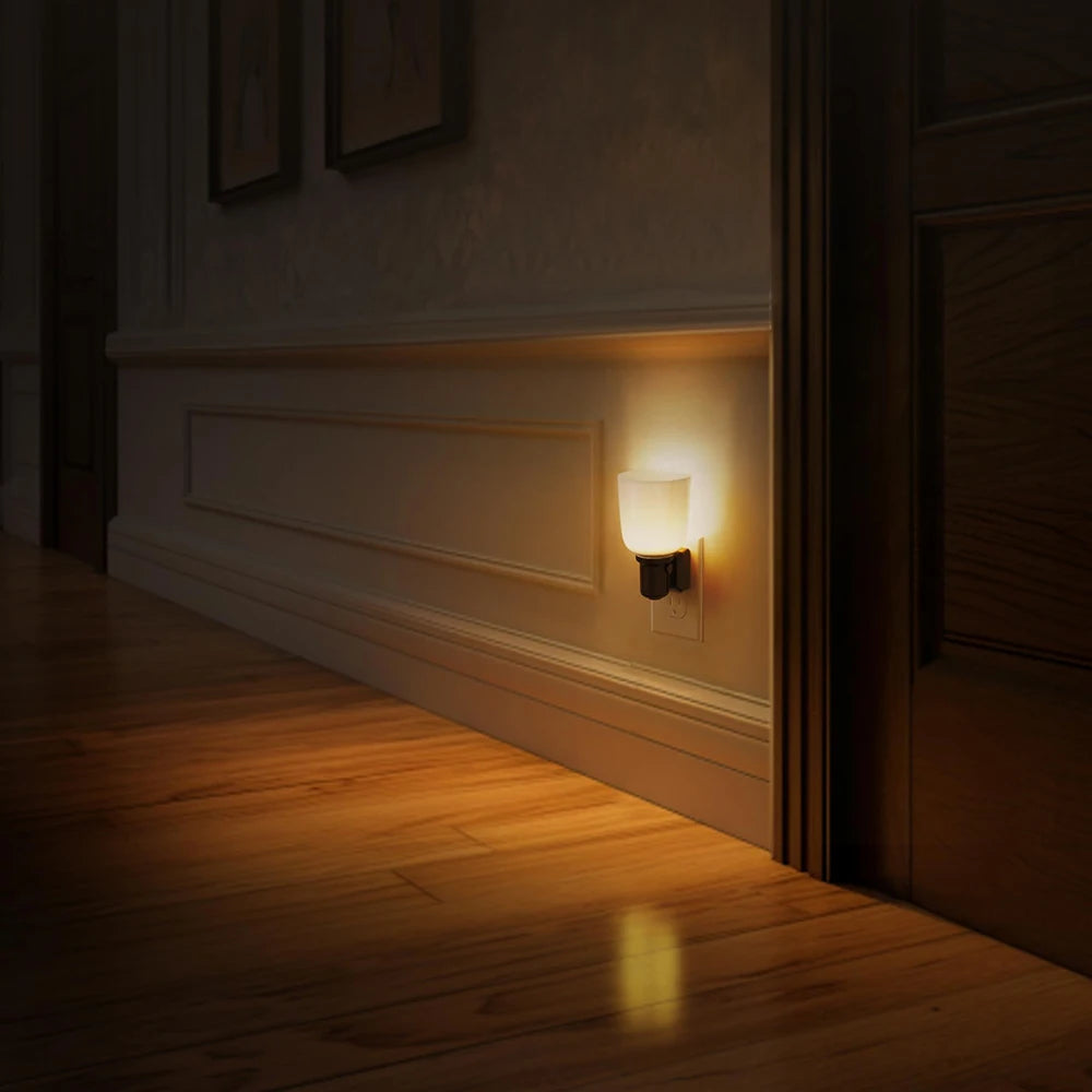 Dimmable Plug In LED Night Light With Dusk To Dawn Sensor